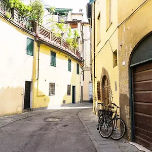 Apartment Cozybricks In - In Historical Center - Air Cond & Wifi -, Lucca